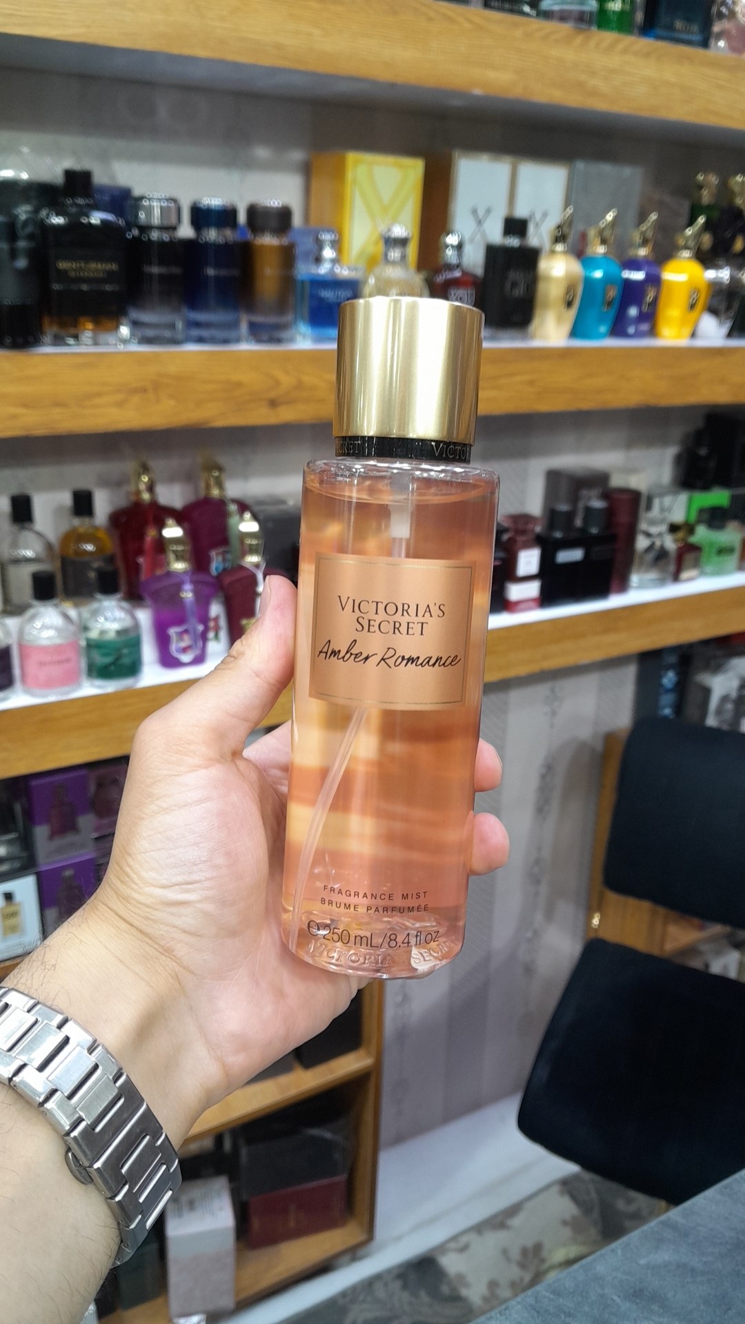 photo_2026-08-01_07-16-11 بادی اسپلش ویکتوریا سکرت مدل آمبر رمانس 250 میل اورجینال | Victoria's Secret Amber