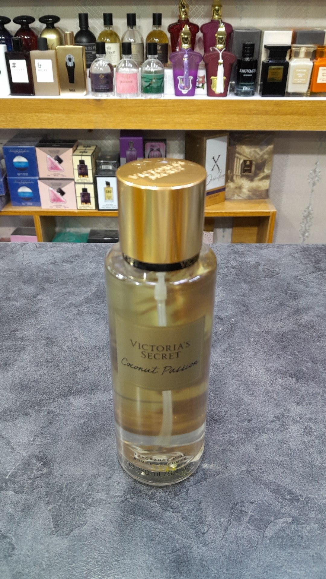 photo_2026-08-01_07-32-31 بادی اسپلش کوکونات پشن ویکتوریا سکرت اورجینال 250 میل | Victoria's Secret Coconut Passion